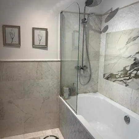 아파트호텔 Lesna & 피츠