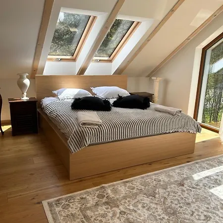 Lesna & 아파트호텔