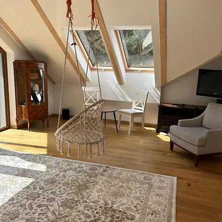 Lesna & 아파트호텔