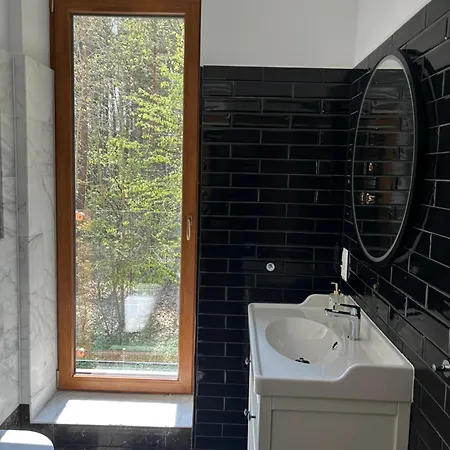 Lesna & 아파트호텔